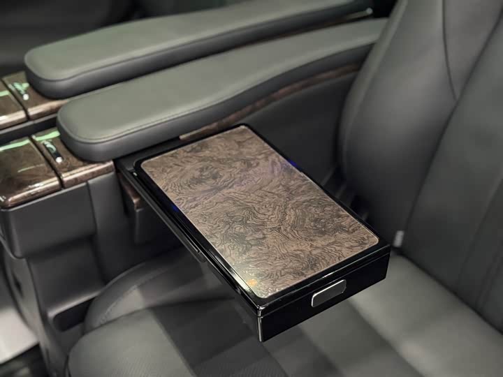 Фото 12 - Toyota Alphard