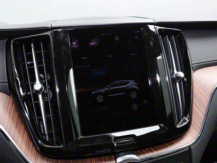 Фото 12 - Volvo XC60