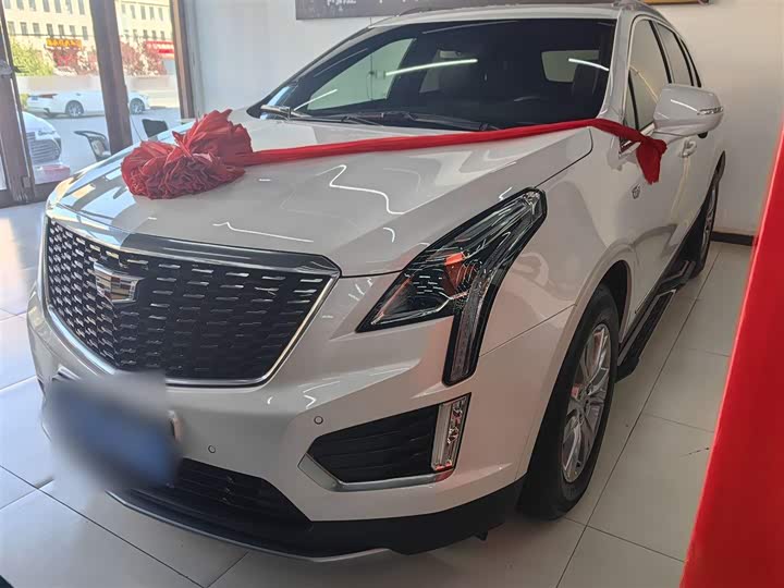 Фото 1 - Cadillac XT5