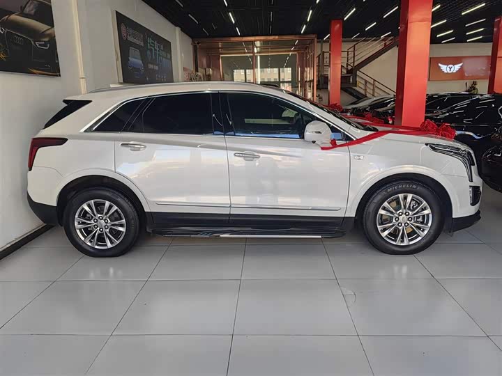 Фото 6 - Cadillac XT5