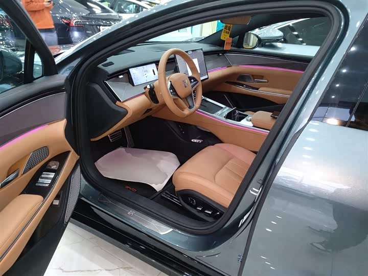 Фото 15 - BYD Han L