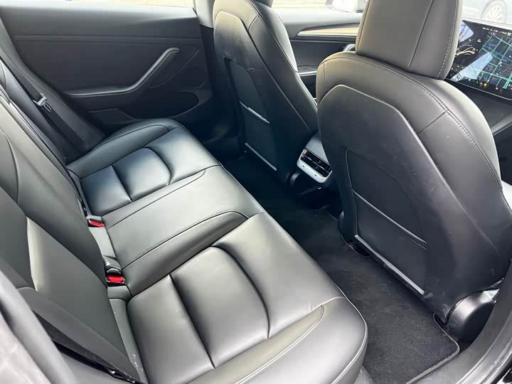 Фото 13 - Tesla Model 3