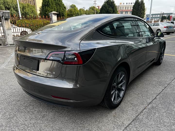 Фото 16 - Tesla Model 3