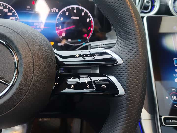 Фото 17 - Mercedes-Benz GLC-Class