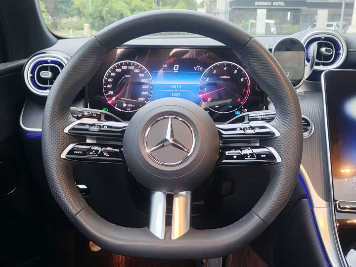Фото 22 - Mercedes-Benz GLC-Class