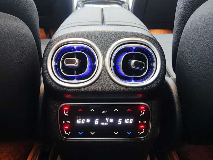 Фото 23 - Mercedes-Benz GLC-Class