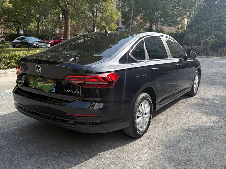 Фото 16 - Volkswagen Lavida