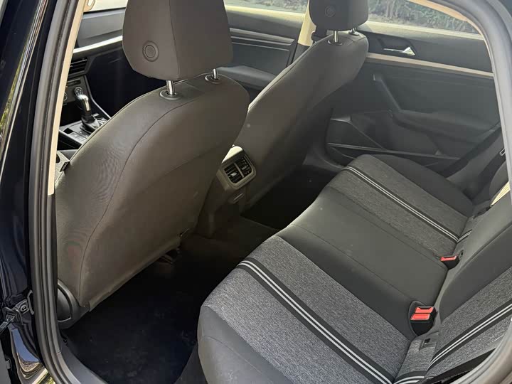 Фото 7 - Volkswagen Lavida