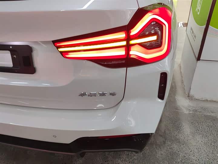 Фото 10 - BMW iX3