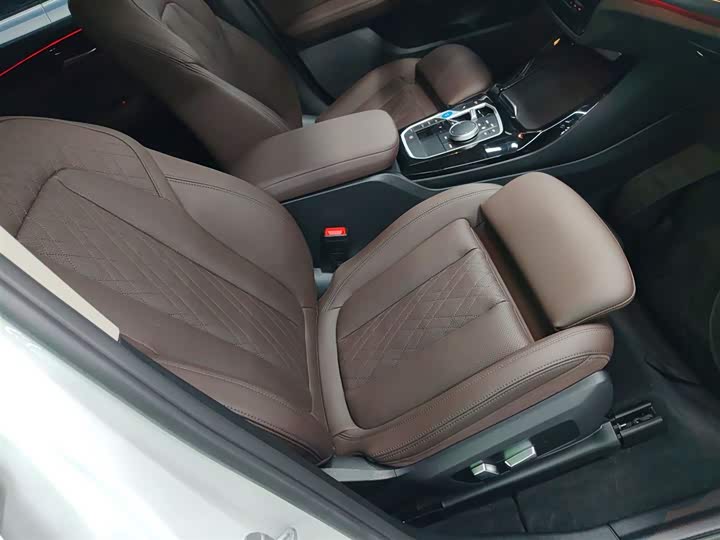 Фото 11 - BMW iX3