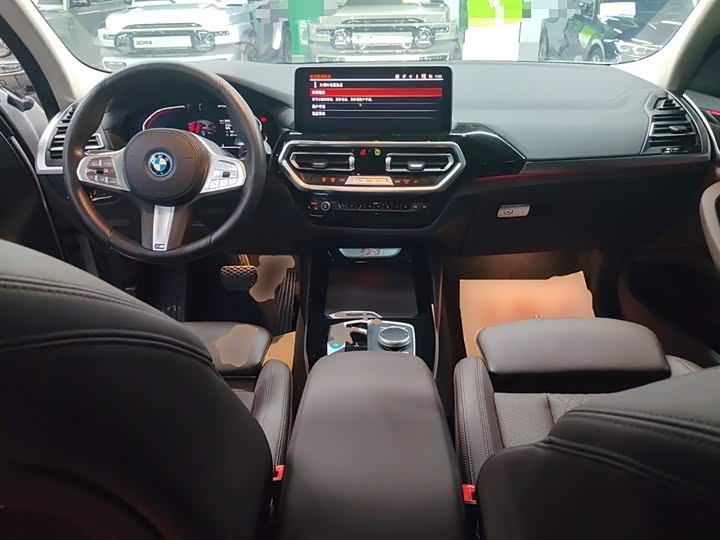 Фото 13 - BMW iX3