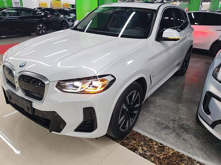 Фото 2 - BMW iX3