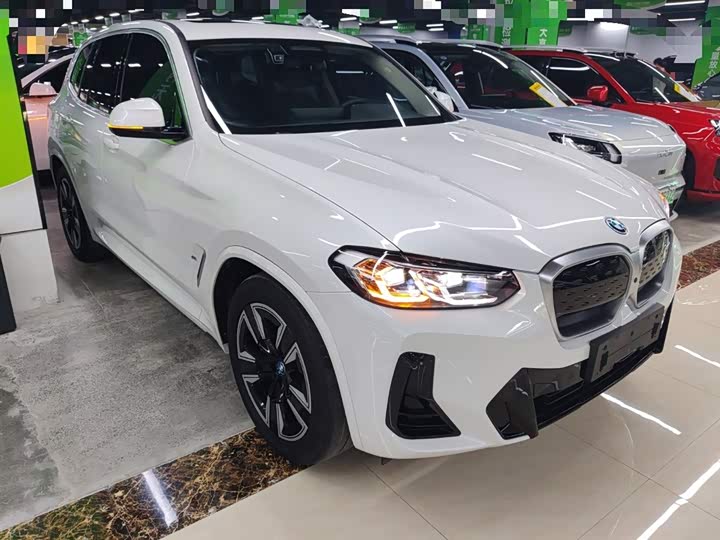 Фото 4 - BMW iX3