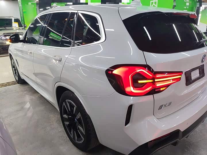 Фото 6 - BMW iX3