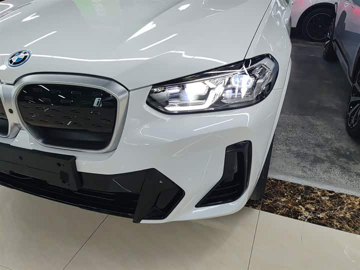 Фото 7 - BMW iX3