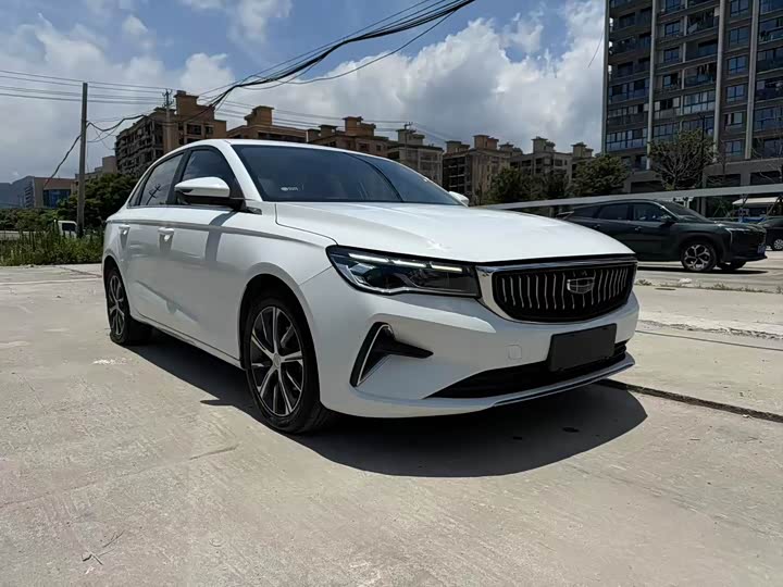 Фото 3 - Geely Emgrand