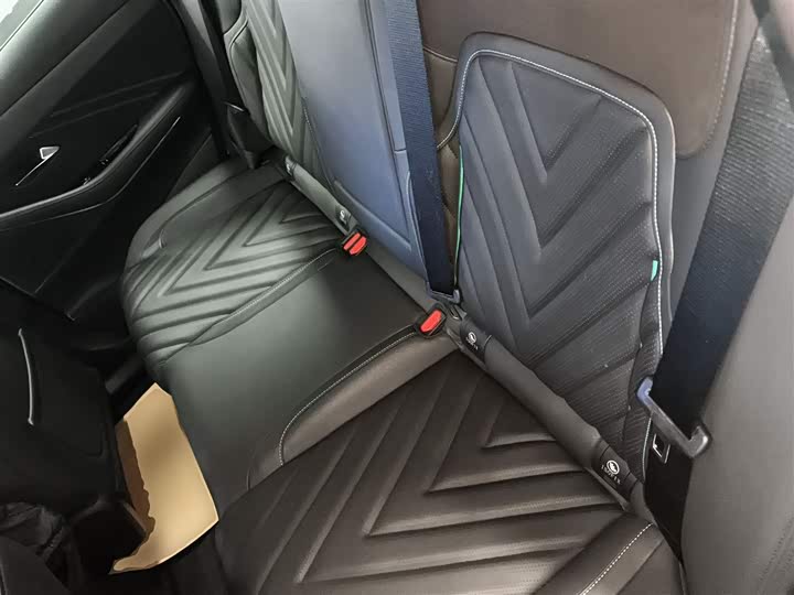 Фото 14 - Changan Deepal SL03