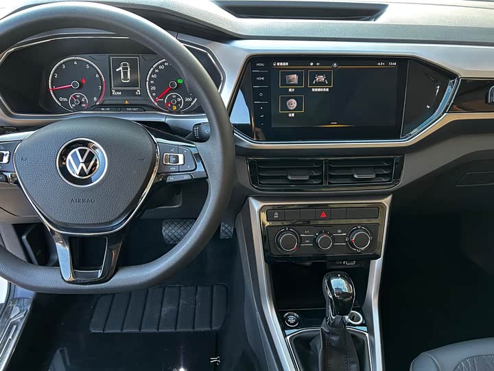 Фото 10 - Volkswagen T-Cross