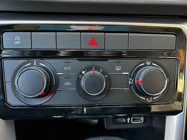 Фото 13 - Volkswagen T-Cross