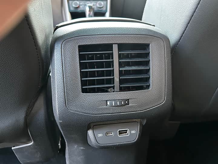 Фото 16 - Volkswagen T-Cross