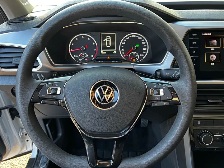 Фото 6 - Volkswagen T-Cross