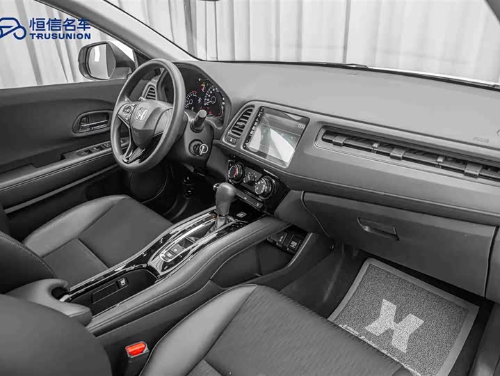 Фото 14 - Honda Vezel