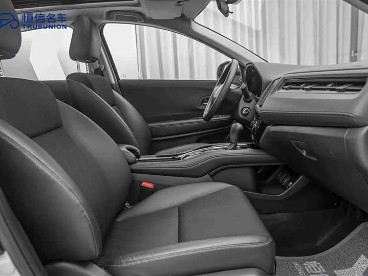 Фото 15 - Honda Vezel