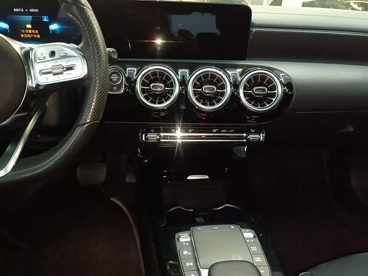 Фото 13 - Mercedes-Benz A-Class