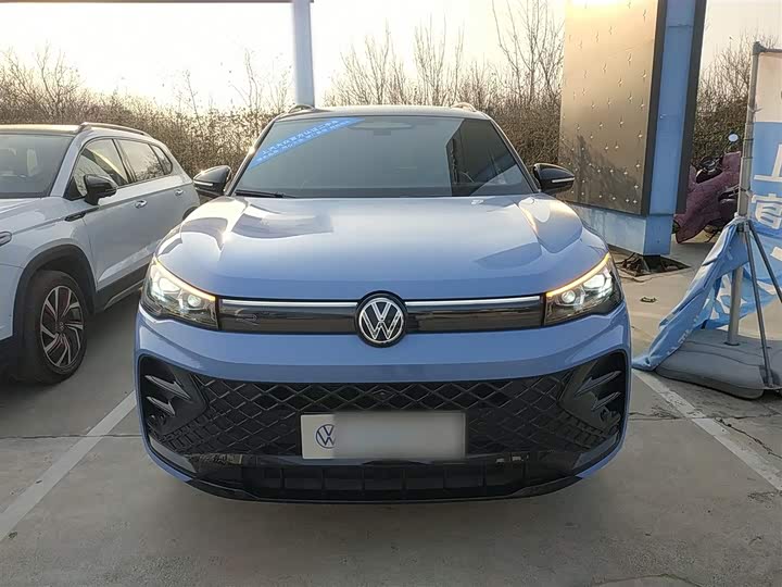 Фото 3 - Volkswagen Tiguan L Pro