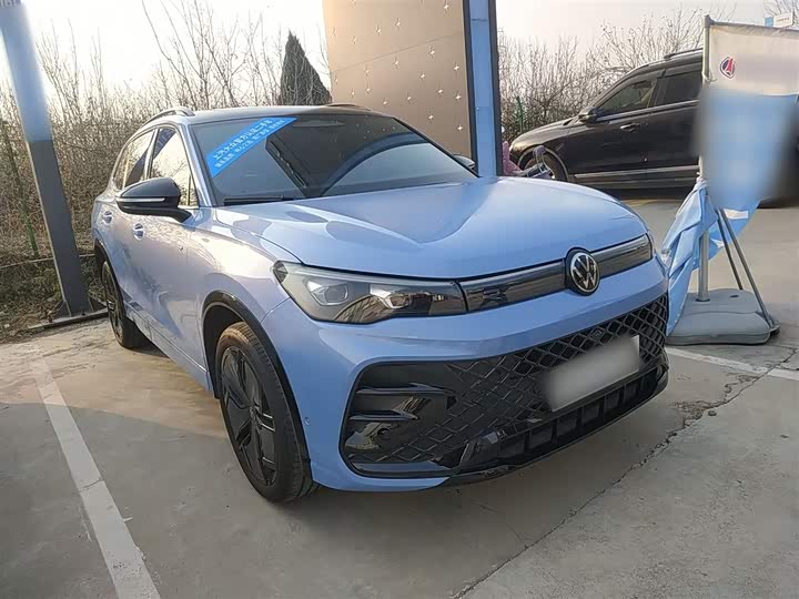 Фото 4 - Volkswagen Tiguan L Pro