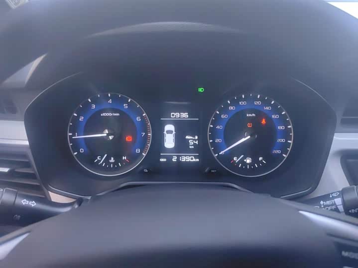 Фото 14 - Geely Vision X3