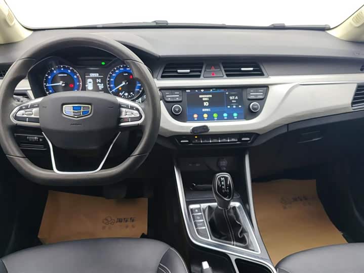 Фото 12 - Geely Vision X3