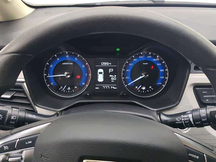 Фото 14 - Geely Vision X3