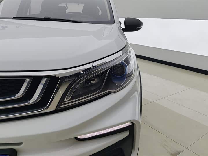 Фото 5 - Geely Vision X3