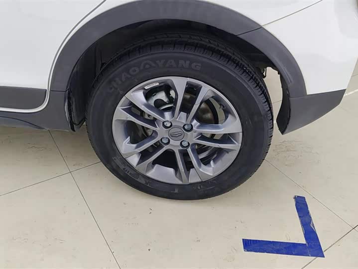 Фото 6 - Geely Vision X3