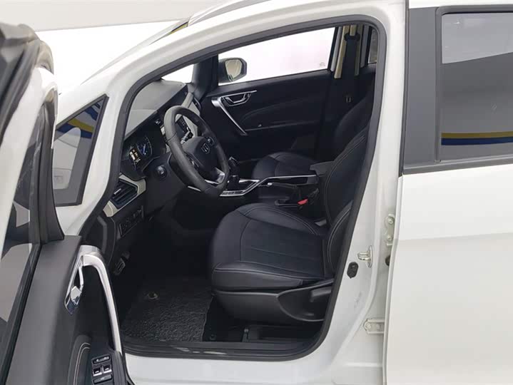 Фото 9 - Geely Vision X3