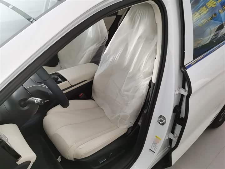 Фото 15 - BYD Qin L