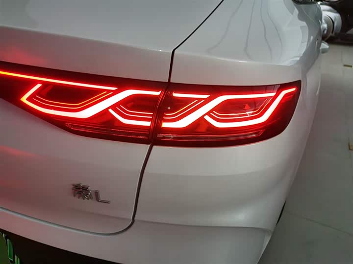 Фото 8 - BYD Qin L