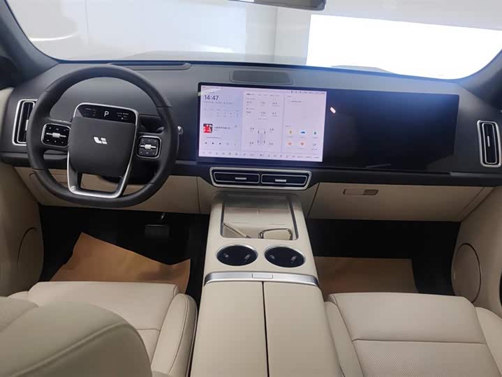 Фото 12 - LiXiang L7