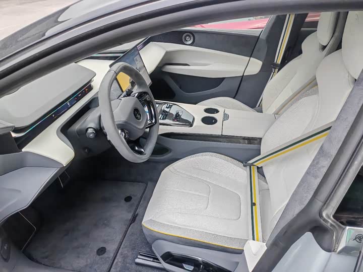 Фото 2 - Lotus Emeya