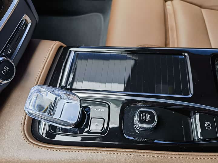 Фото 10 - Volvo S90 Hybrid