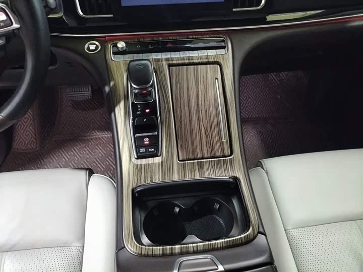 Фото 14 - GAC Trumpchi M8