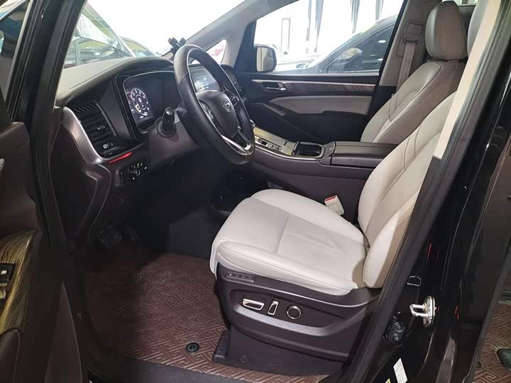 Фото 15 - GAC Trumpchi M8