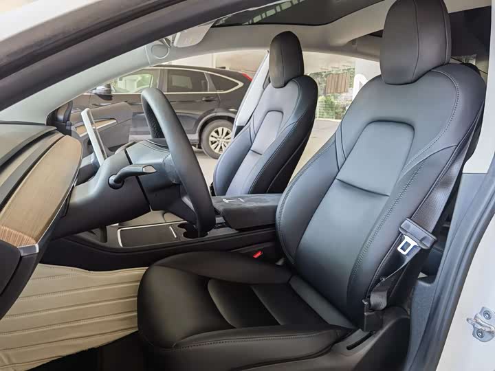 Фото 5 - Tesla Model 3