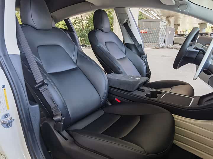 Фото 8 - Tesla Model 3