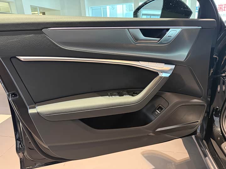 Фото 16 - Audi A6