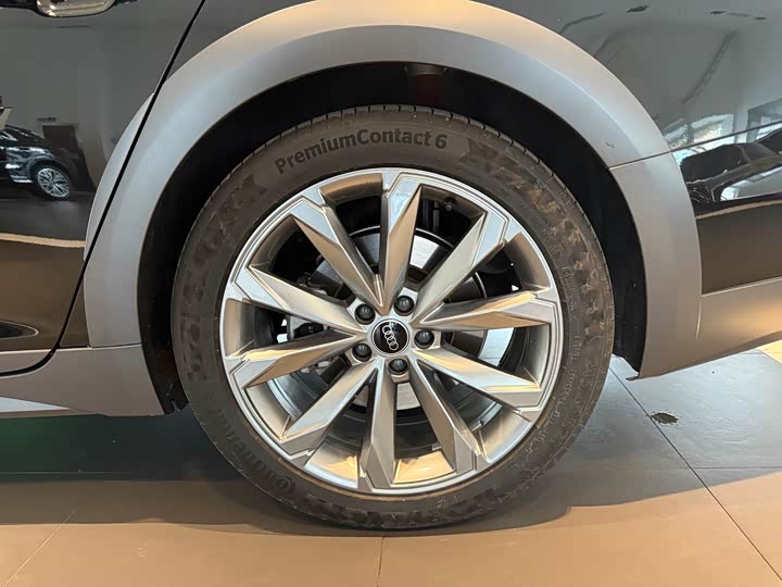 Фото 17 - Audi A6