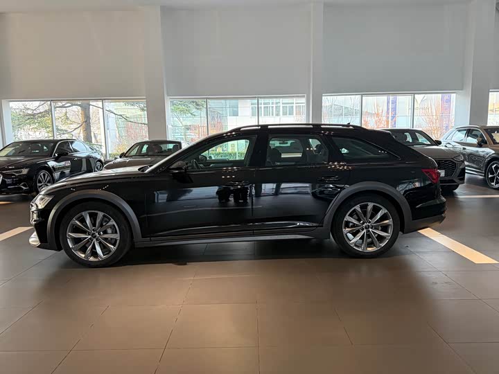 Фото 5 - Audi A6