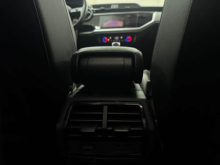 Фото 16 - Audi Q3