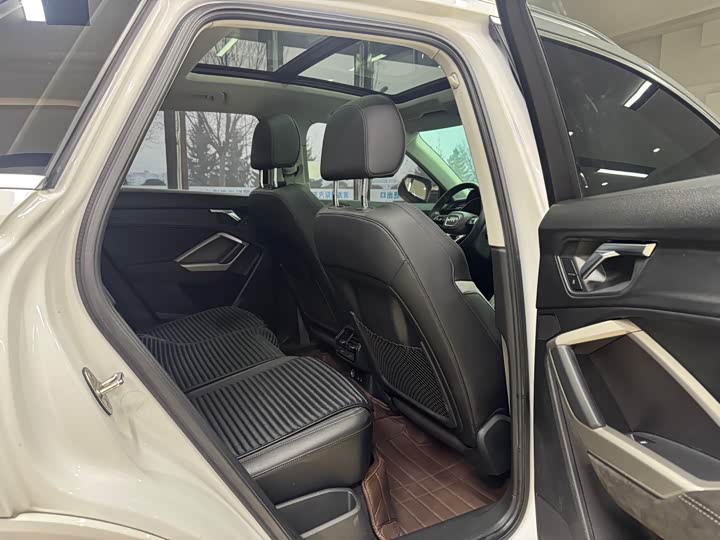 Фото 9 - Audi Q3